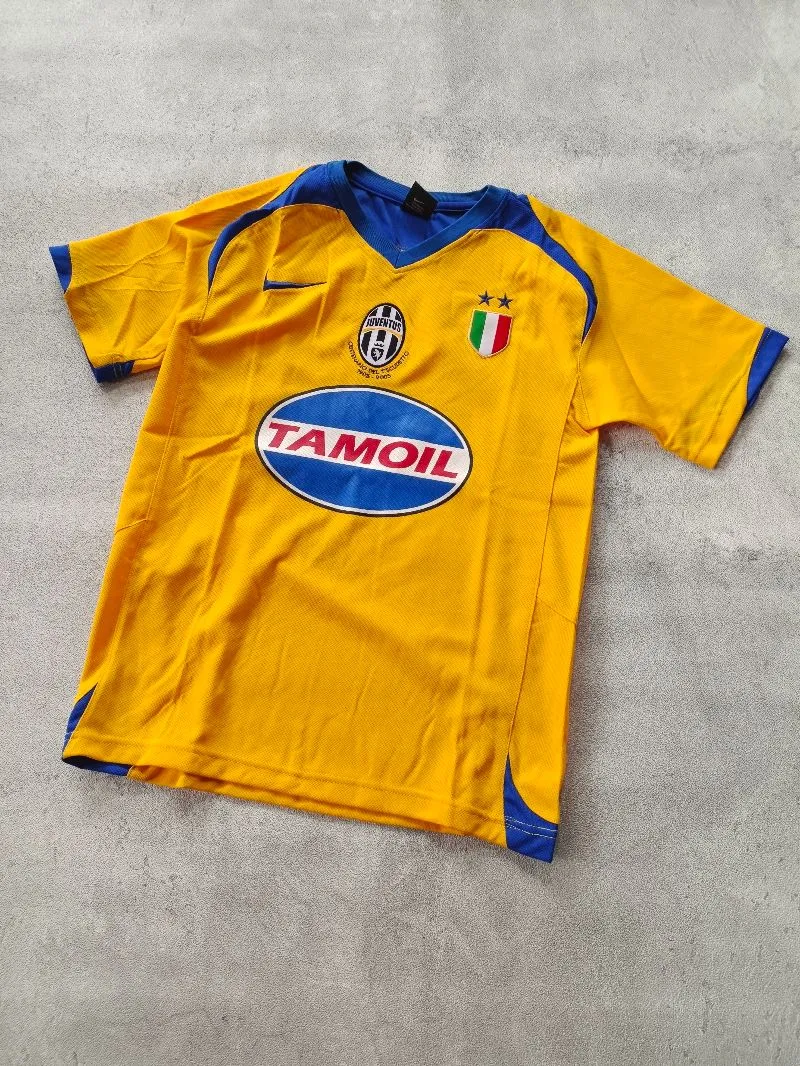 Juventus 2005/2006 Away Kit Classic Retro Vintage Jersey photo 1