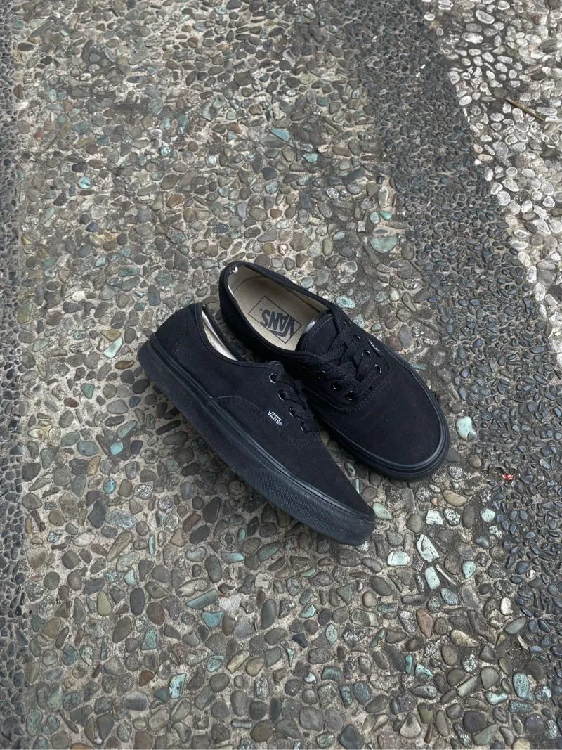 Vans authentic full black photo 1