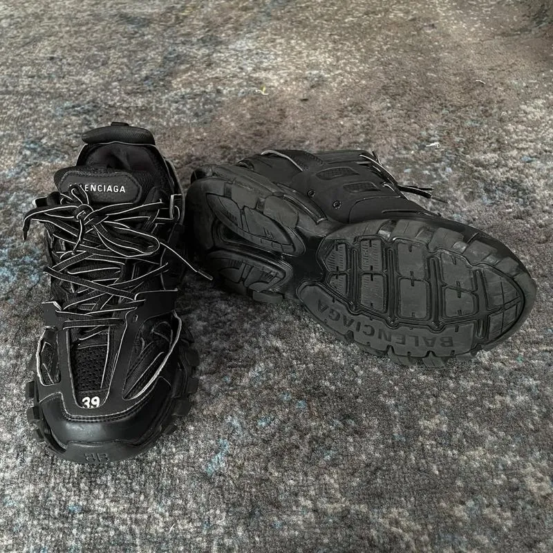 Balenciaga track 2 sneaker photo 1