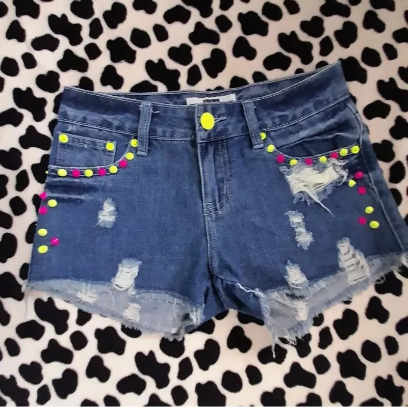 Ripped denim shorts photo 1