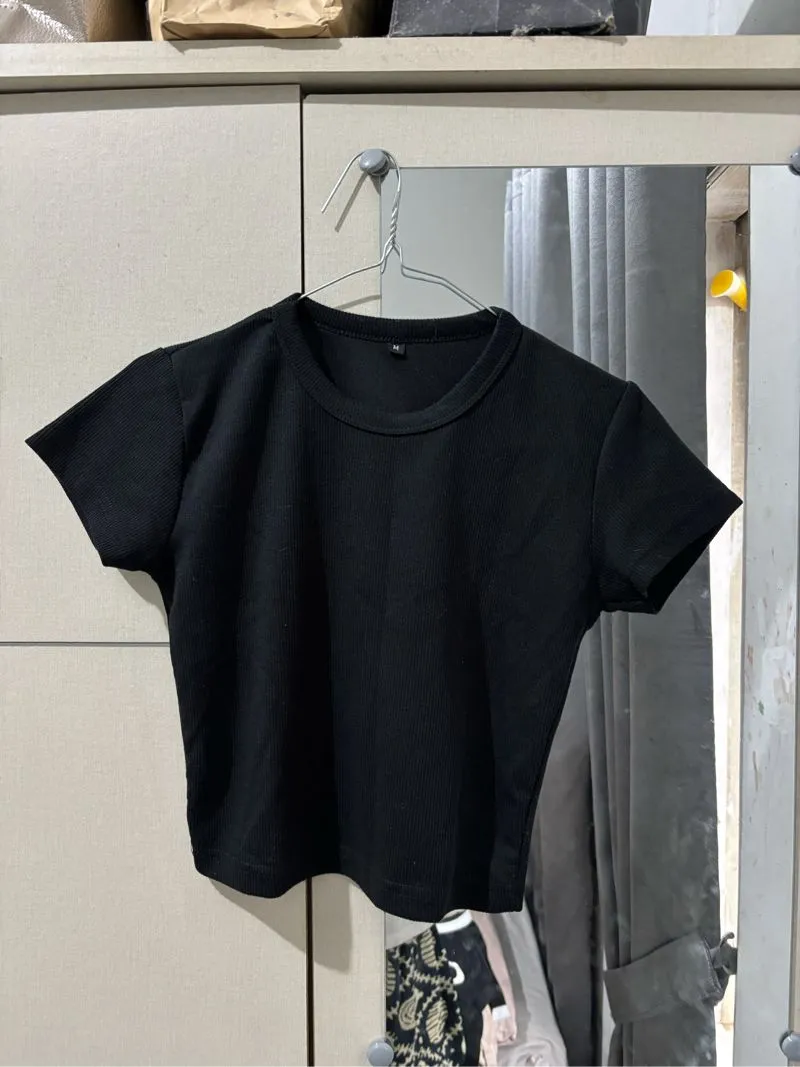 Crop Top Black photo 1