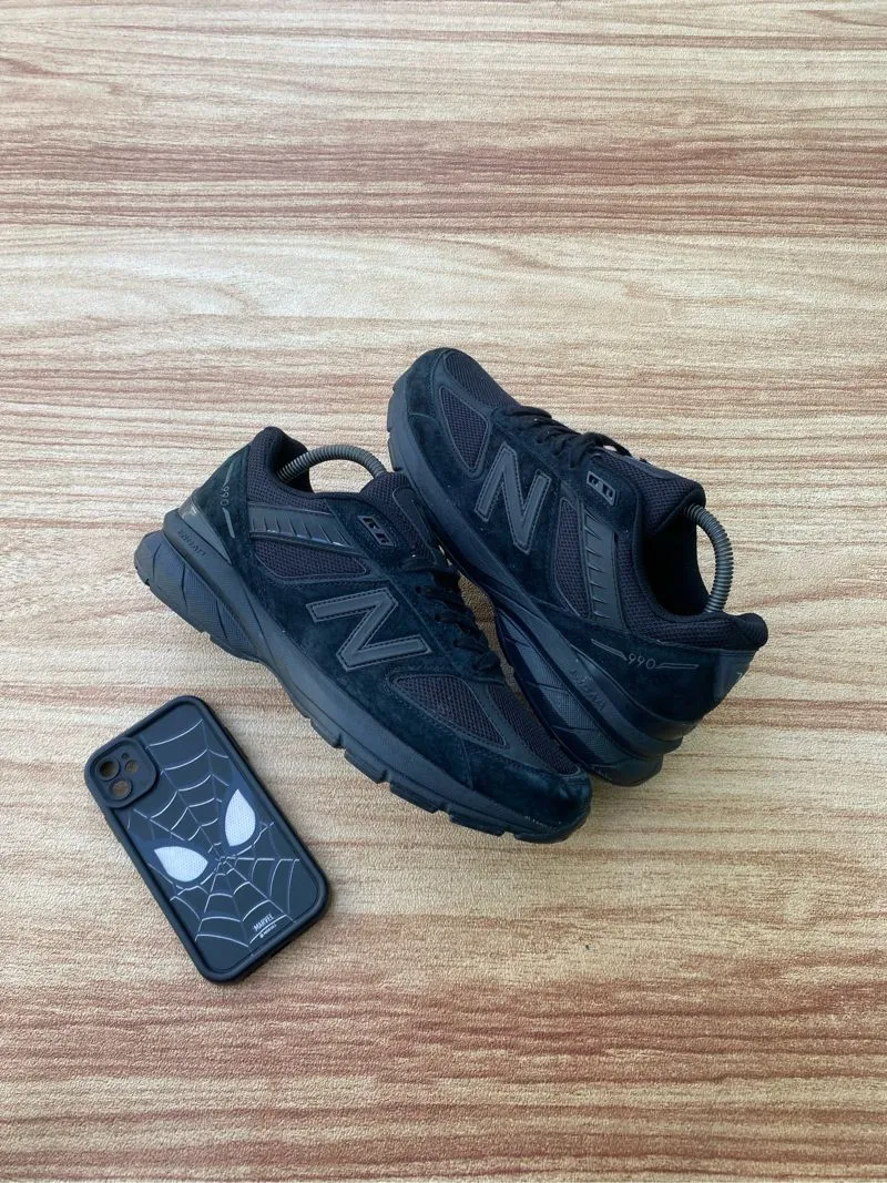 New Balance Casual Sportswear Sneakers Pria black photo 1