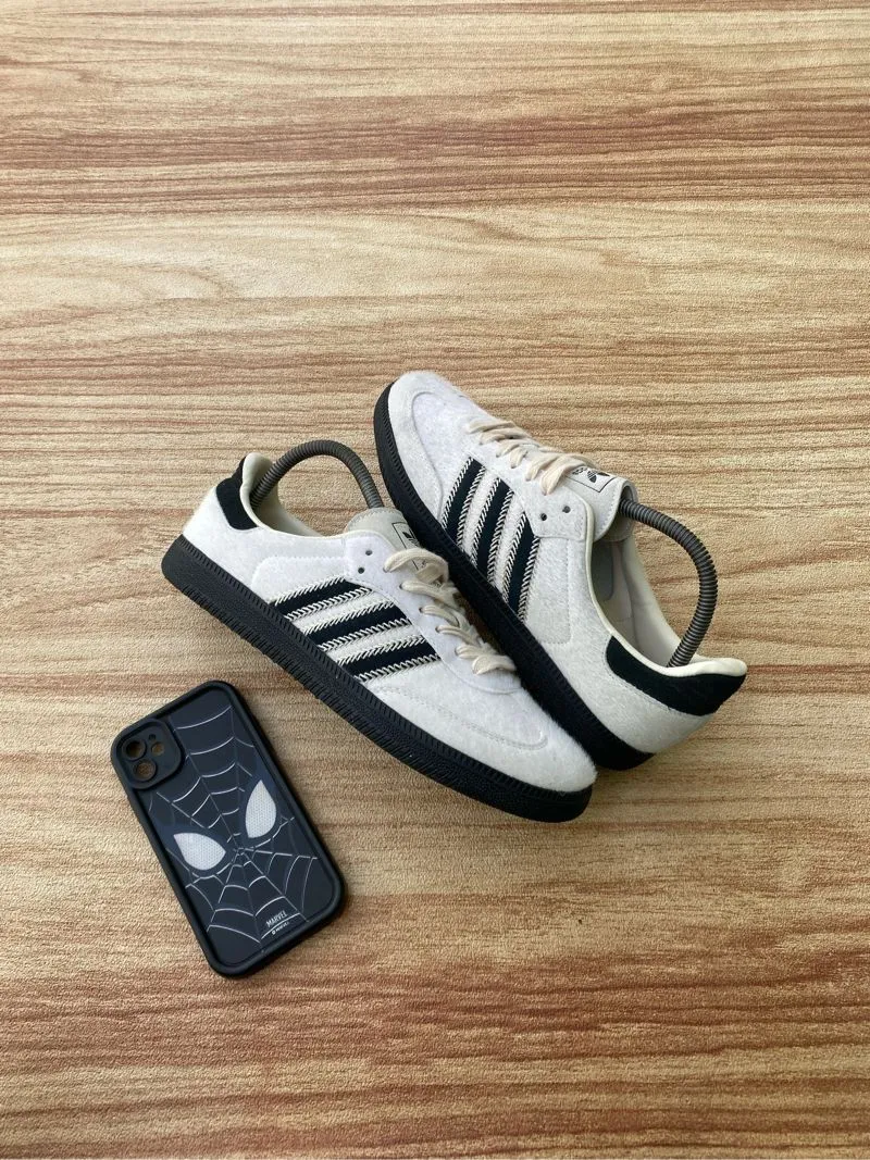 Adidas Casual Sneakers Pria white black photo 1