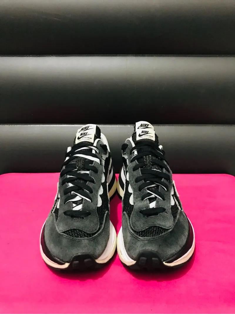 Sacai X Nike Vaporwaffle 'Black White' Preloved