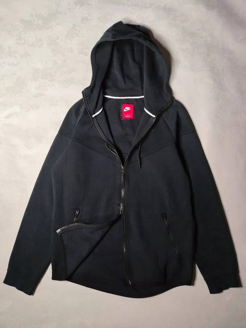 NIKE TECH BLACK ON BLACK photo 1