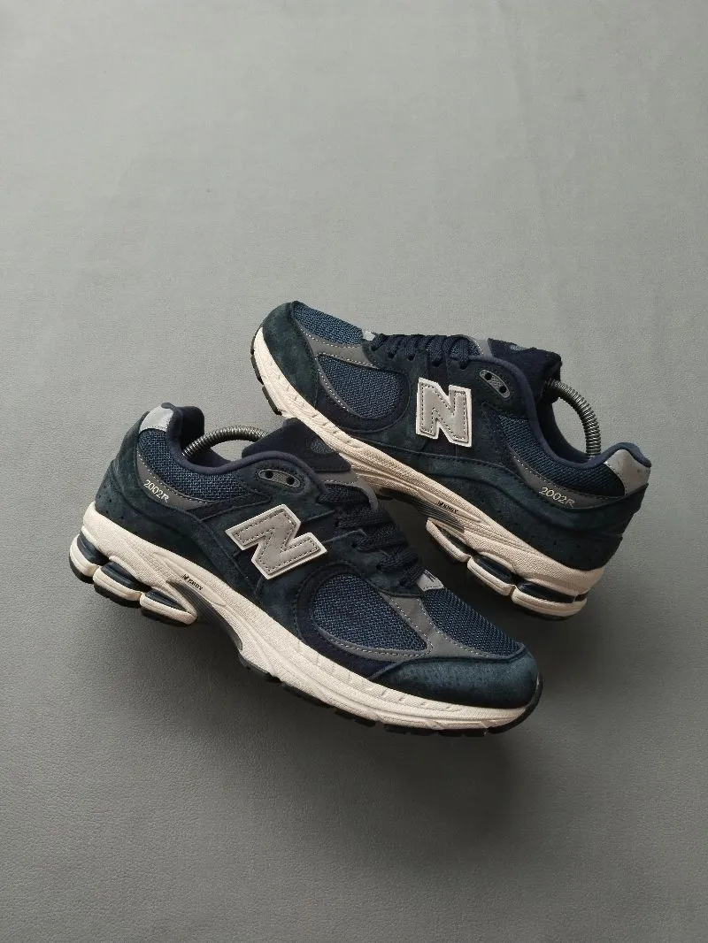 new balance 2002r photo 1