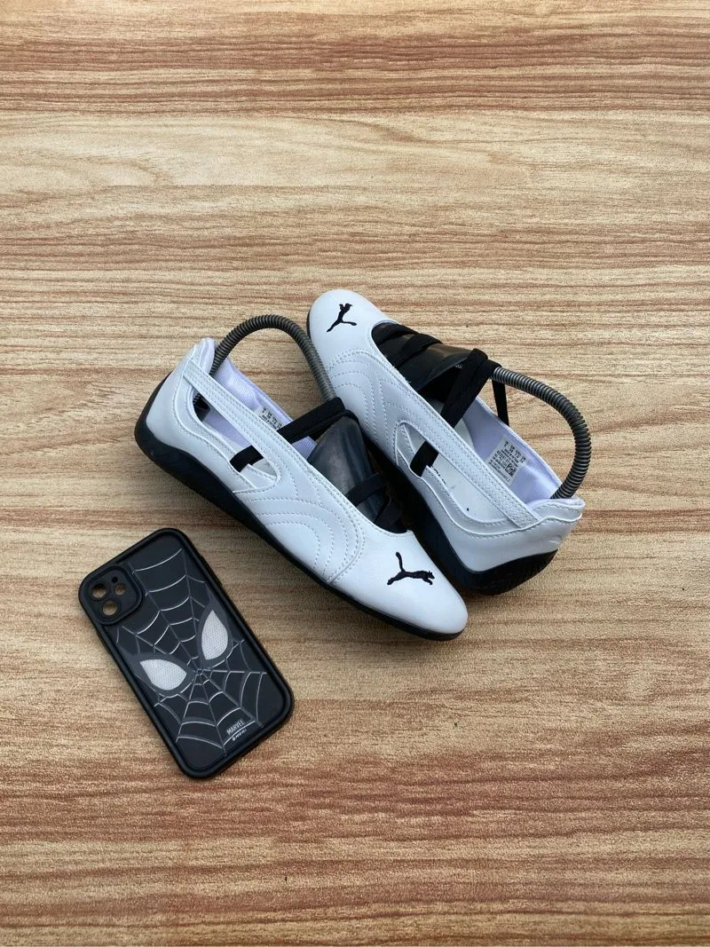 Puma Casual Sportswear Sneakers Wanita white photo 1