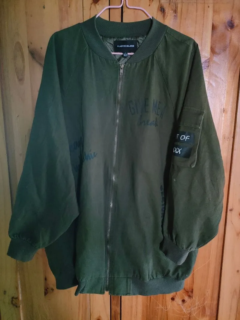 Bomber Plastic Island  photo 1