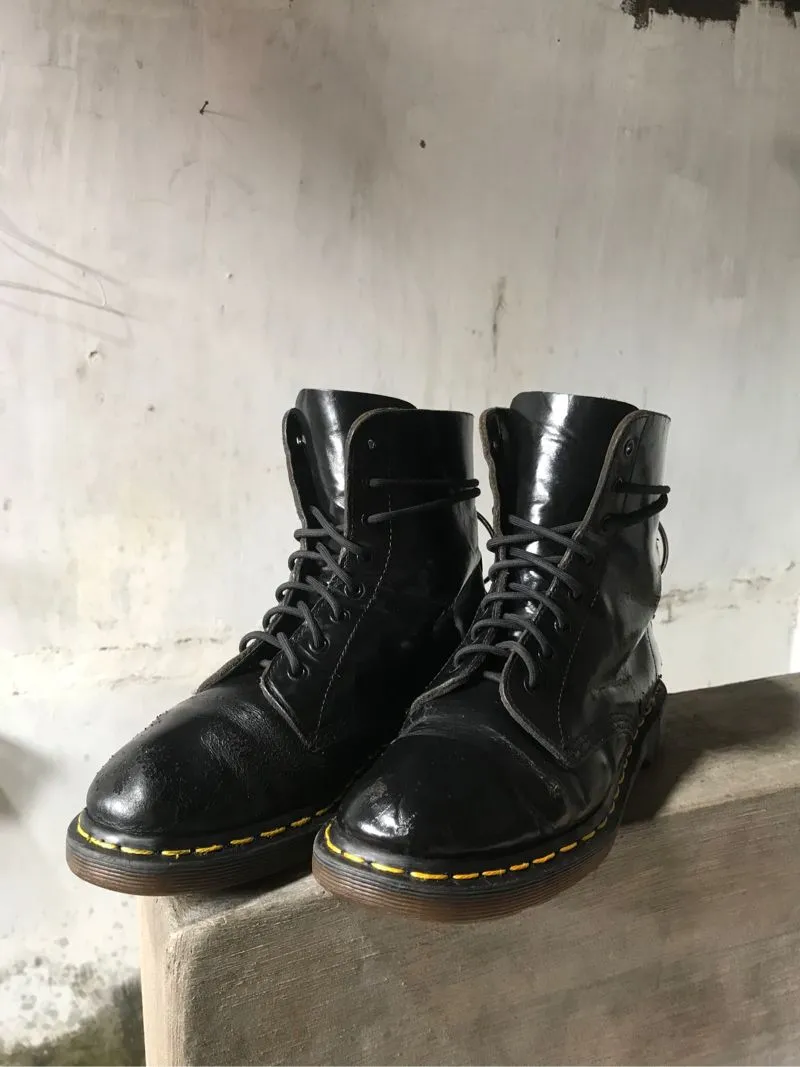 Dr Martens 1460 Black Smooth 8 Hole MIE photo 1