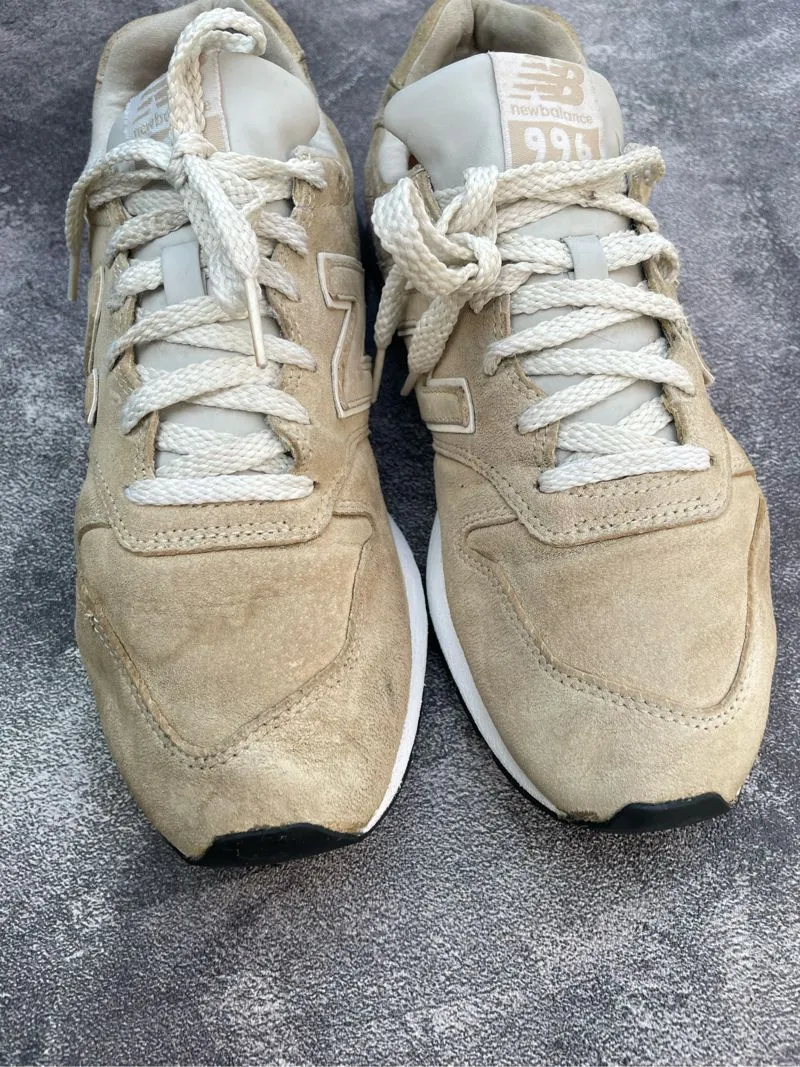 Sepatu New Balance 996 Classic Beige