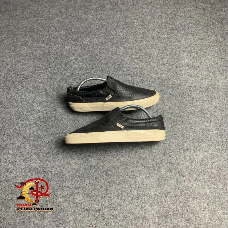 VANS SLIP ON LEATHER