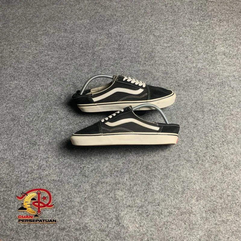 VANS OLD SKOOL MULE BLACK WHITE photo 1