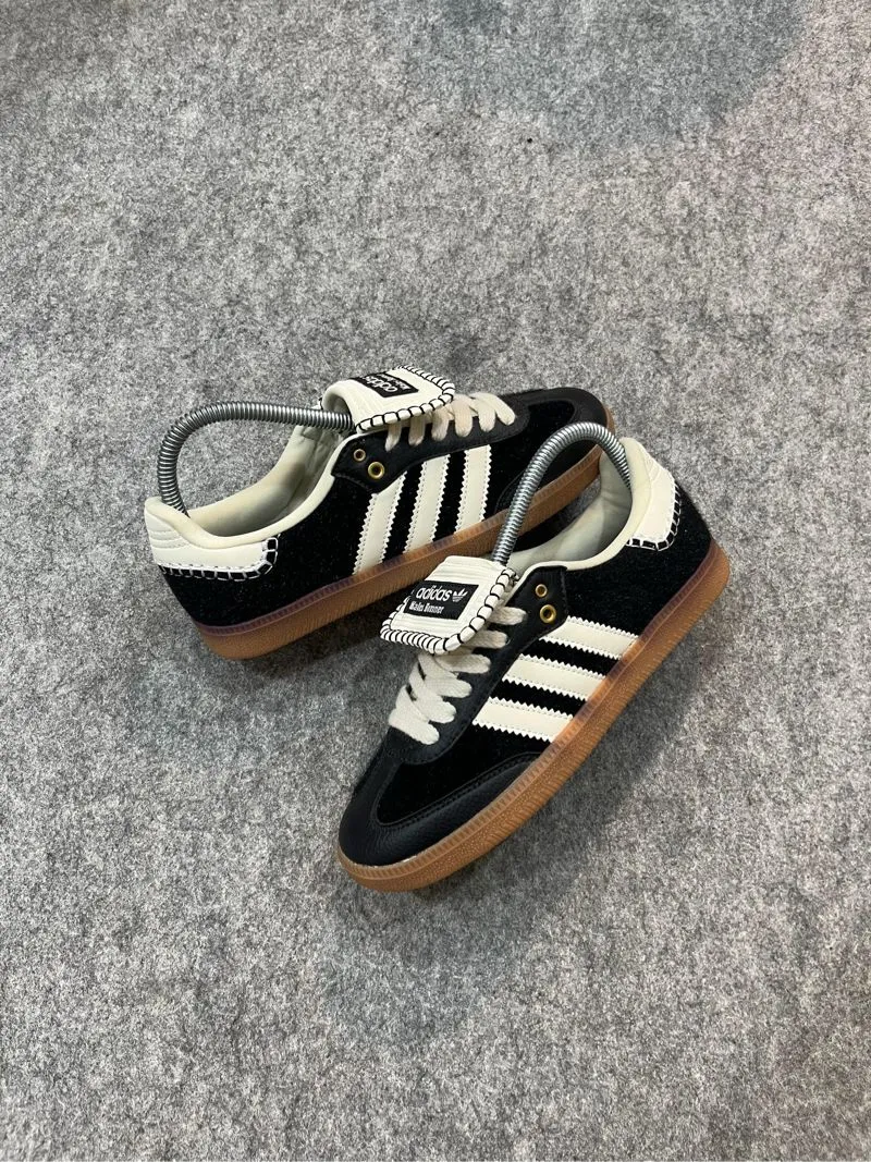 adidas wolesboner photo 1