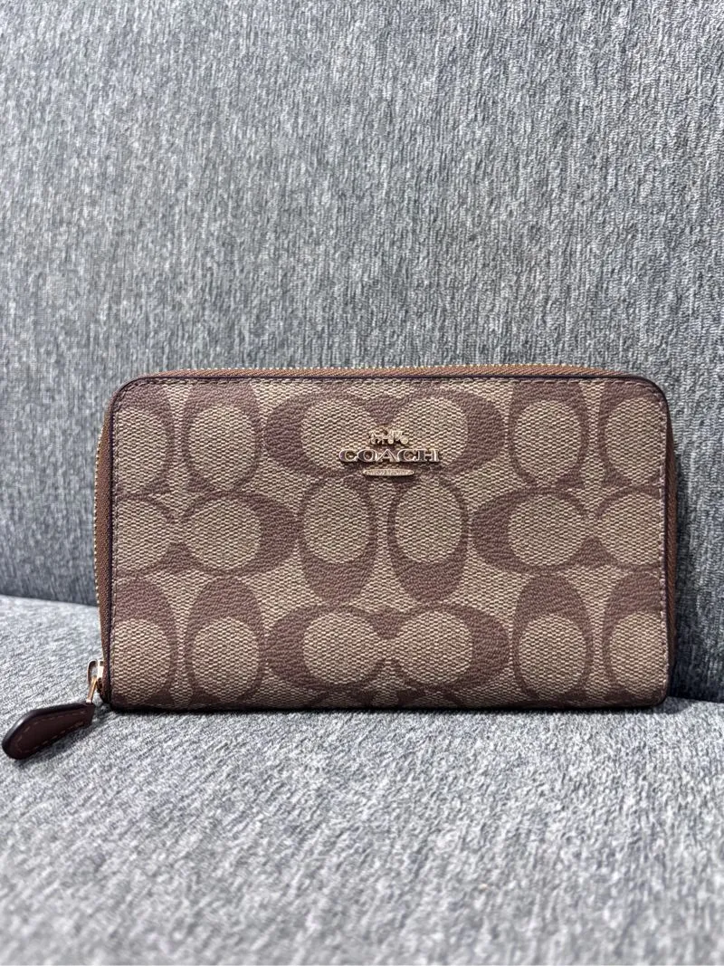 Coach Wallet photo 1