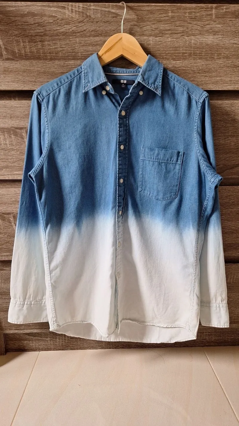 UNIQLO Kemeja Denim Gradasi photo 1