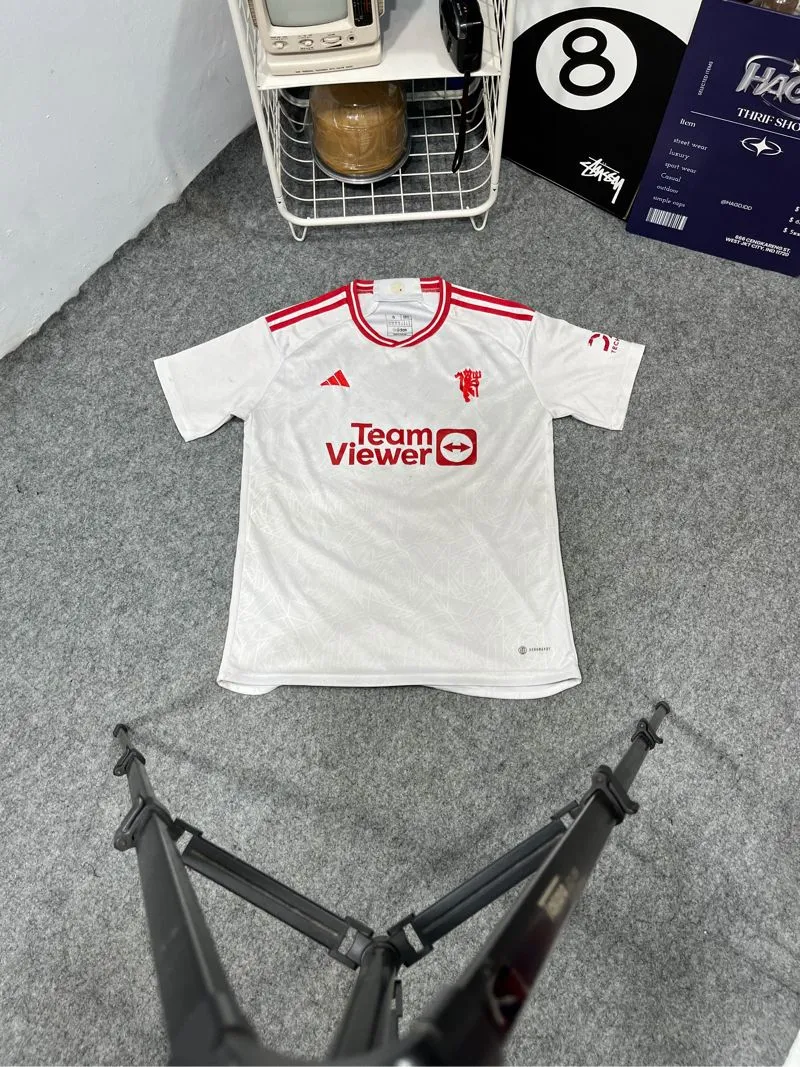 jersey bola mancester united photo 1