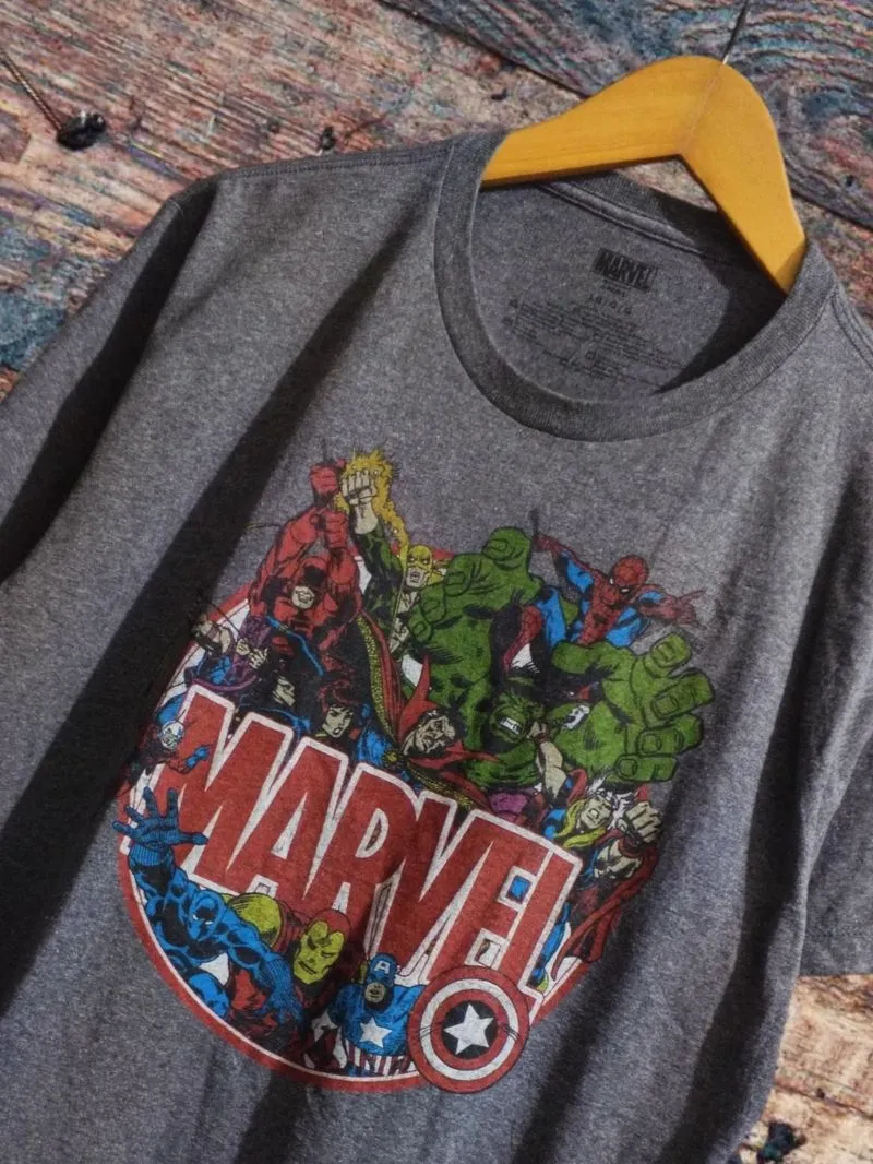 Marvel Comics "all heroes" Graphic ilustration tee photo 1