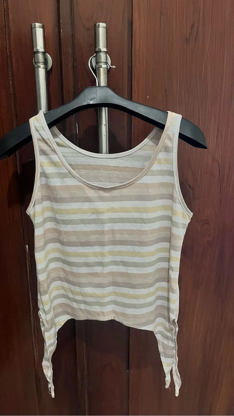 tanktop pantai photo 1