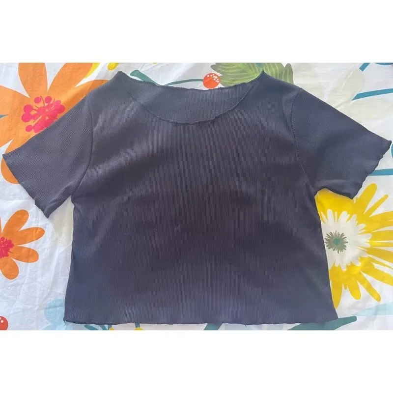 Crop top photo 1
