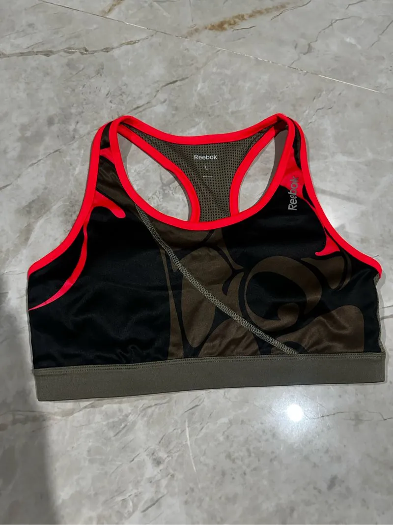Reebok Yoga top size M/L photo 1