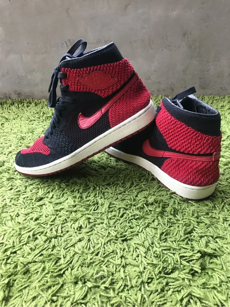 sepatu air jordan 1 retro flyknit bred  photo 1
