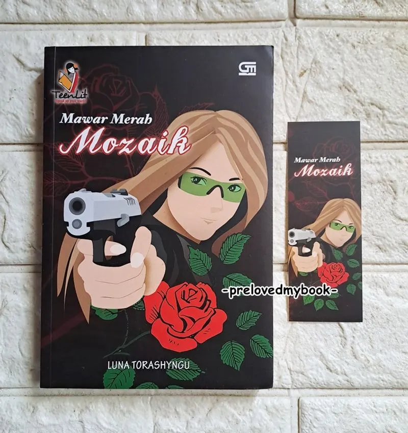 Novel Teenlit Mawar Merah Mozaik Luna Torashyngu photo 1