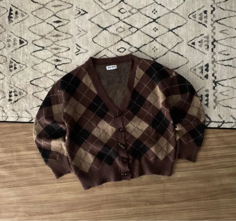 One seven cardigan photo 1