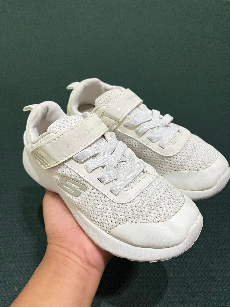 Sepatu anak skechers dynamight white (unisex)