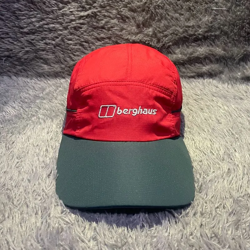 Hat Berghaus photo 1