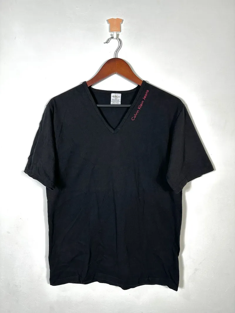 Calvin Klein Minimalist Casual T-shirt Pria black photo 1