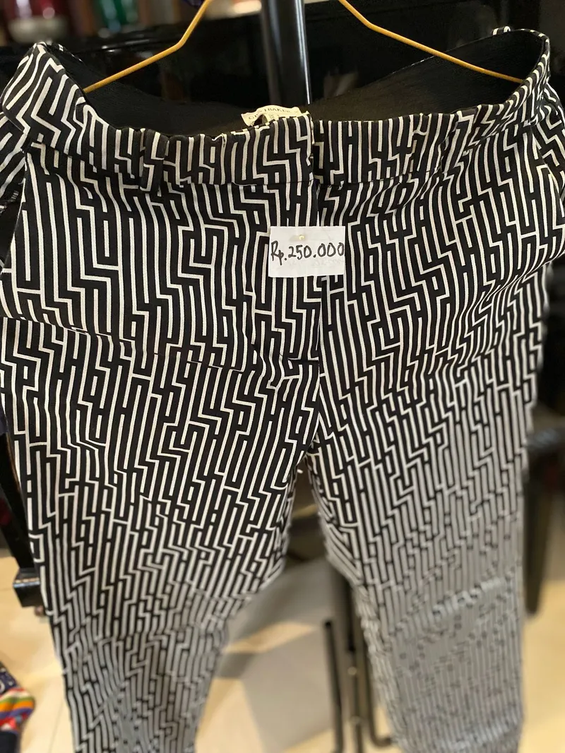 H&M Streetwear Y2K Jegging Wanita white black photo 1