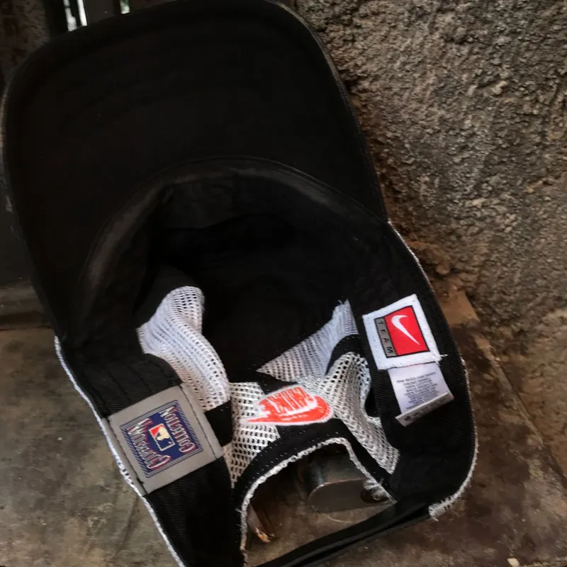 Nike Vintage Streetwear Hat Pria white black photo 1