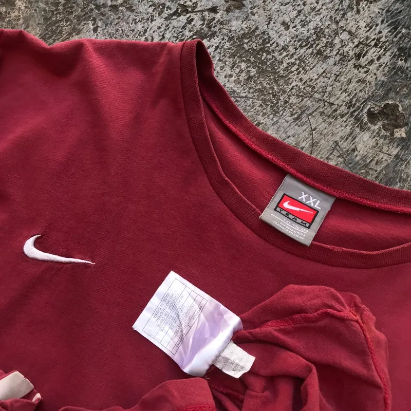 Nike Vintage Streetwear T-shirt Pria red photo 1