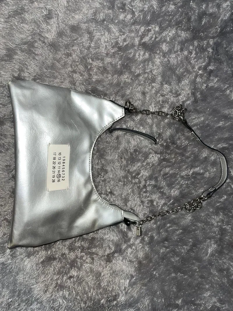 Prelove shoulder bag brand lokal photo 1