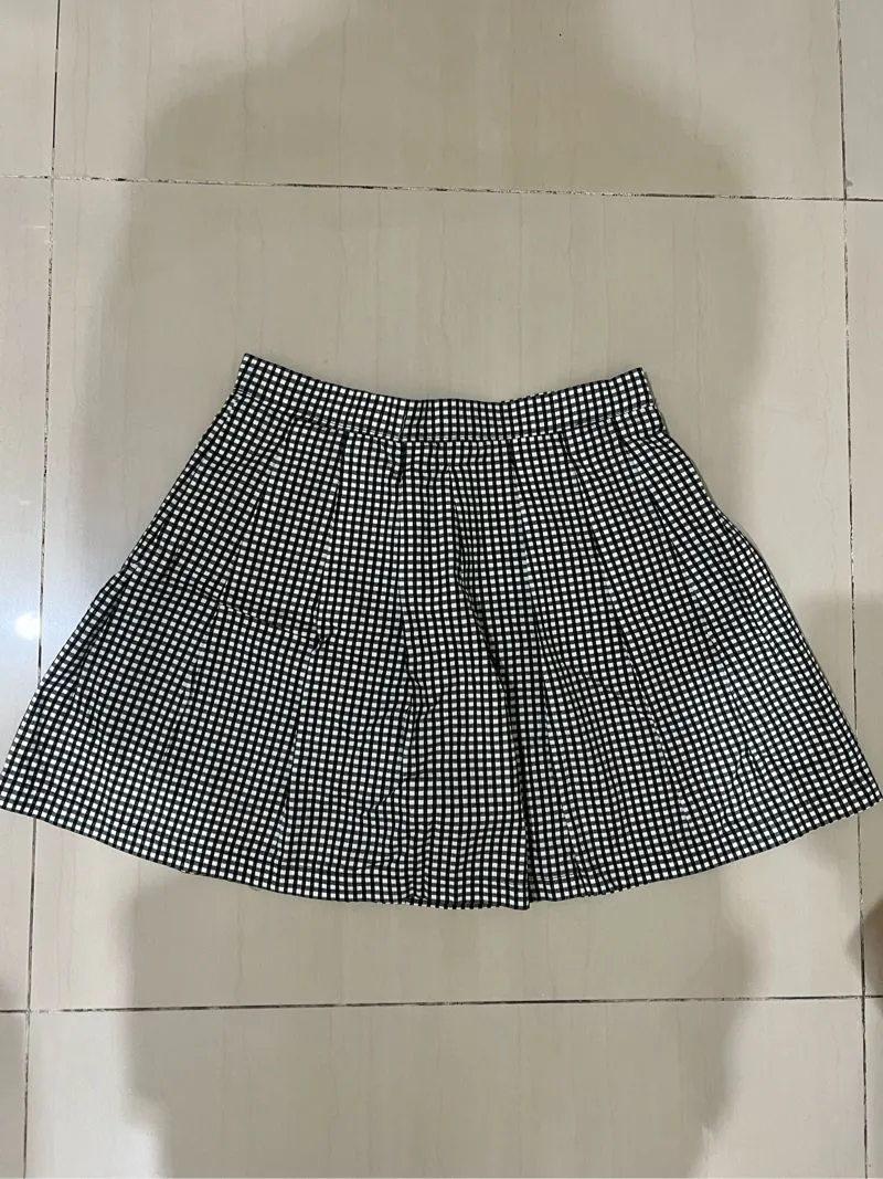 pleated houndstooth skirt photo 1