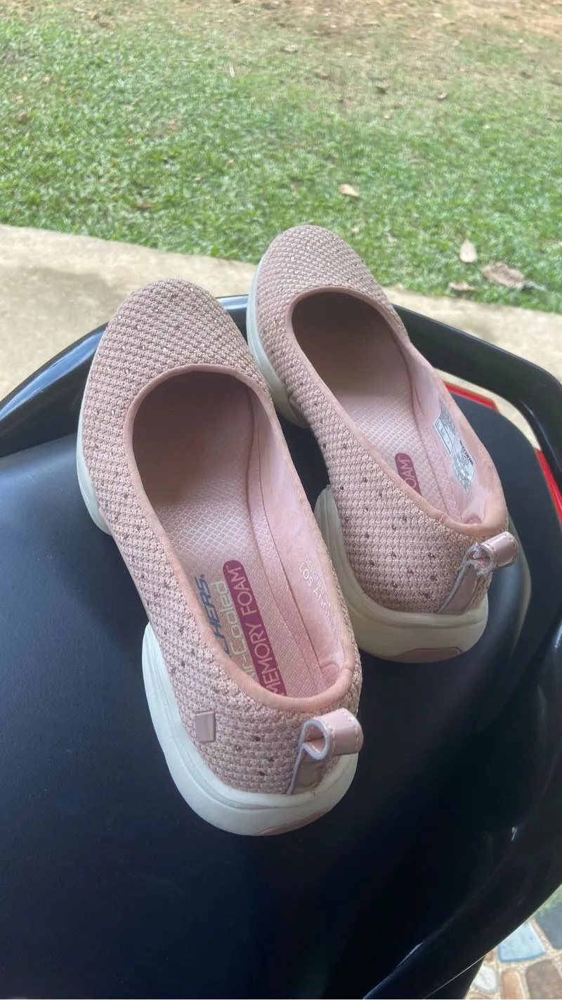 Skechers Air-Cooled Memory Foam