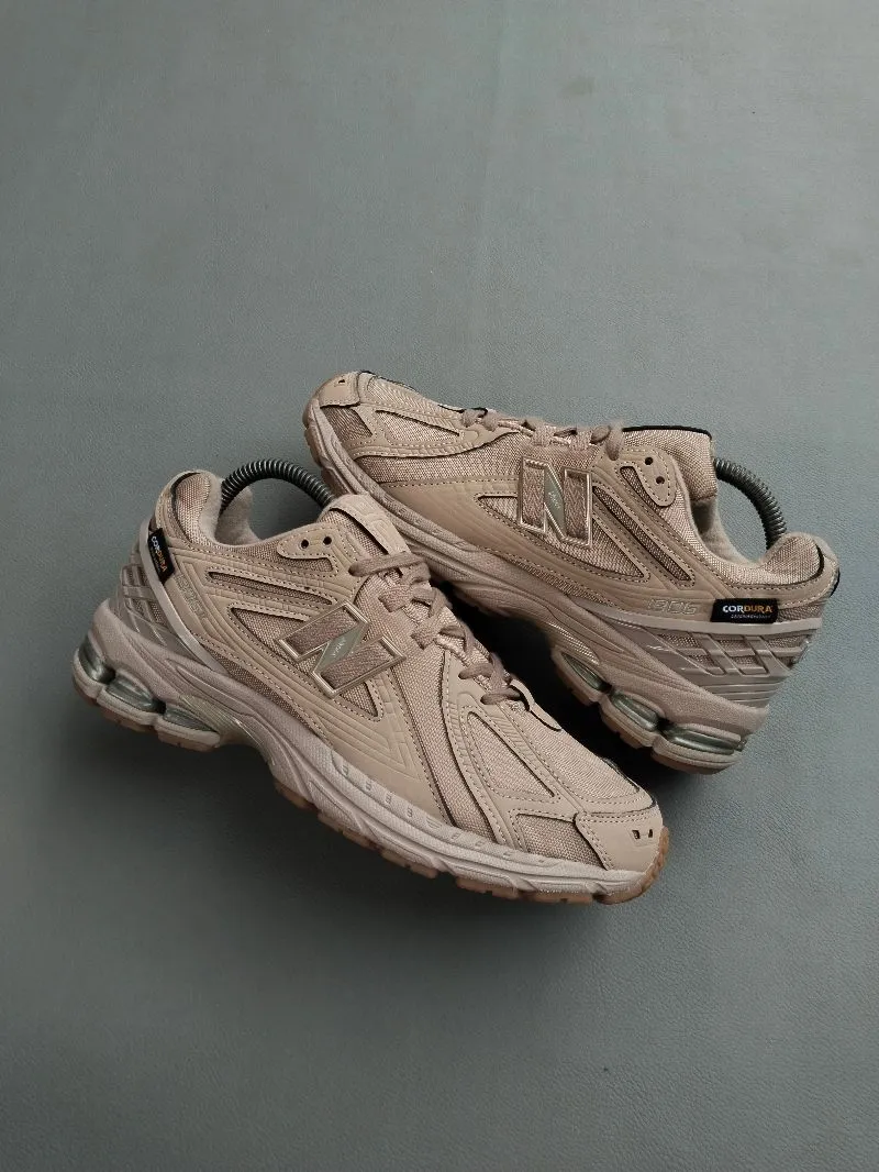 new balance 1906 photo 1