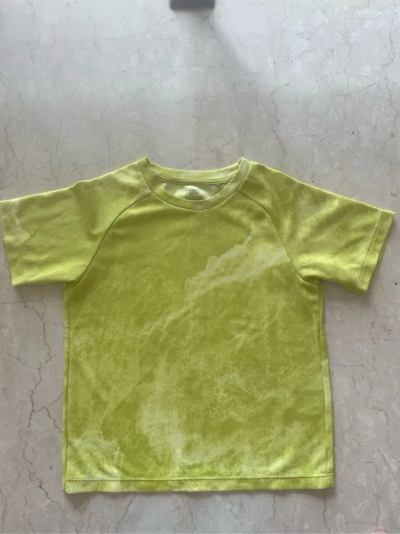 Preloved Uniqlo Tshirt size 120 photo 1