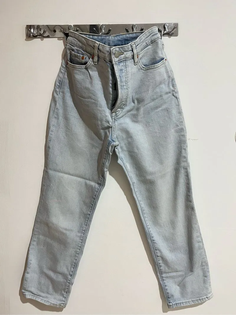 H&M Ultra Highwaist Light blue Momjeans photo 1