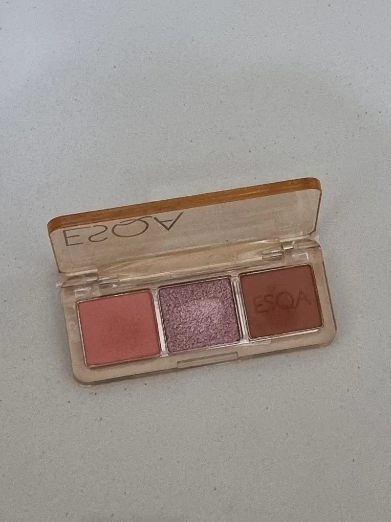 Esqa Eyeshadow Trio Day Dreaming / Makeup photo 1
