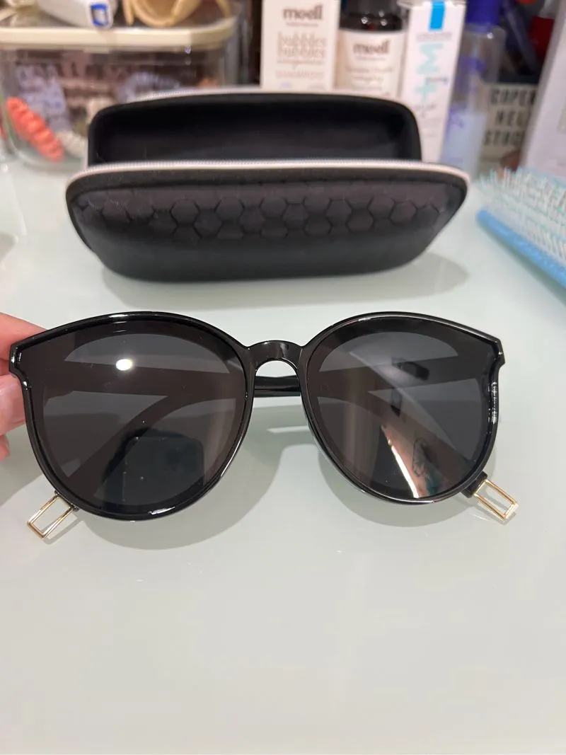 Kaca Mata hitam wanita  photo 1