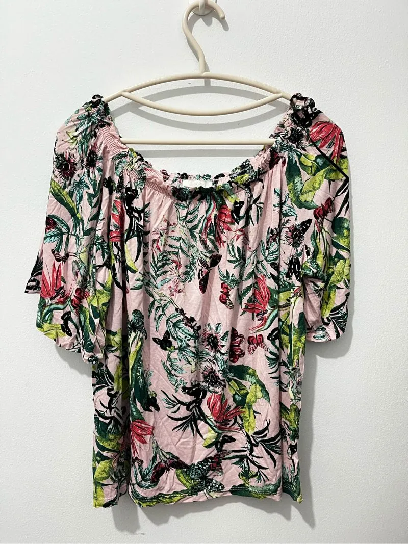 H&M off shoulder top photo 1