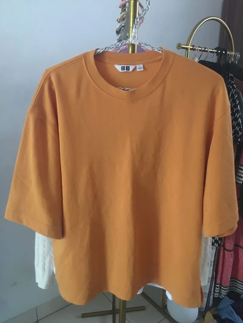 Uniqlo Casual T-shirt Wanita yellow photo 1