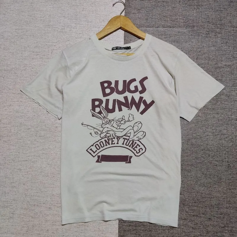 Kaos Bugs Bunny  Looney Tunes x Uniqlo Size L photo 1