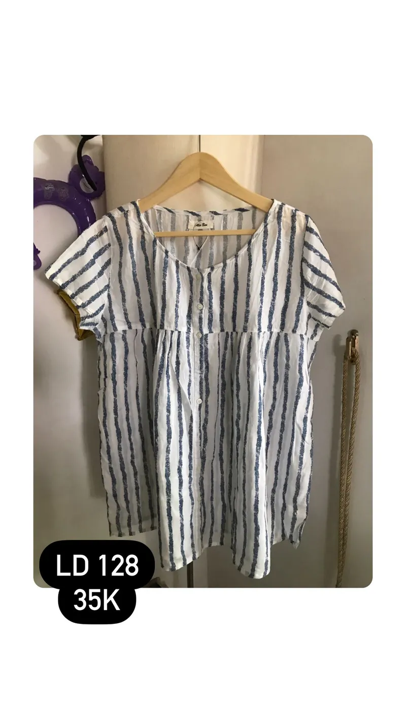 Minimalist Blouse Wanita white photo 1