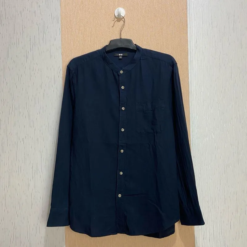 Kemeja UNIQLO Kerah Shanghai | Size M photo 1