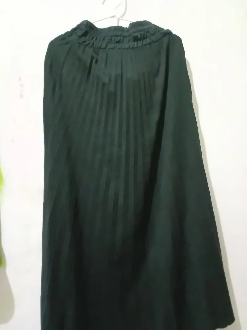 rok plisket hitam photo 1
