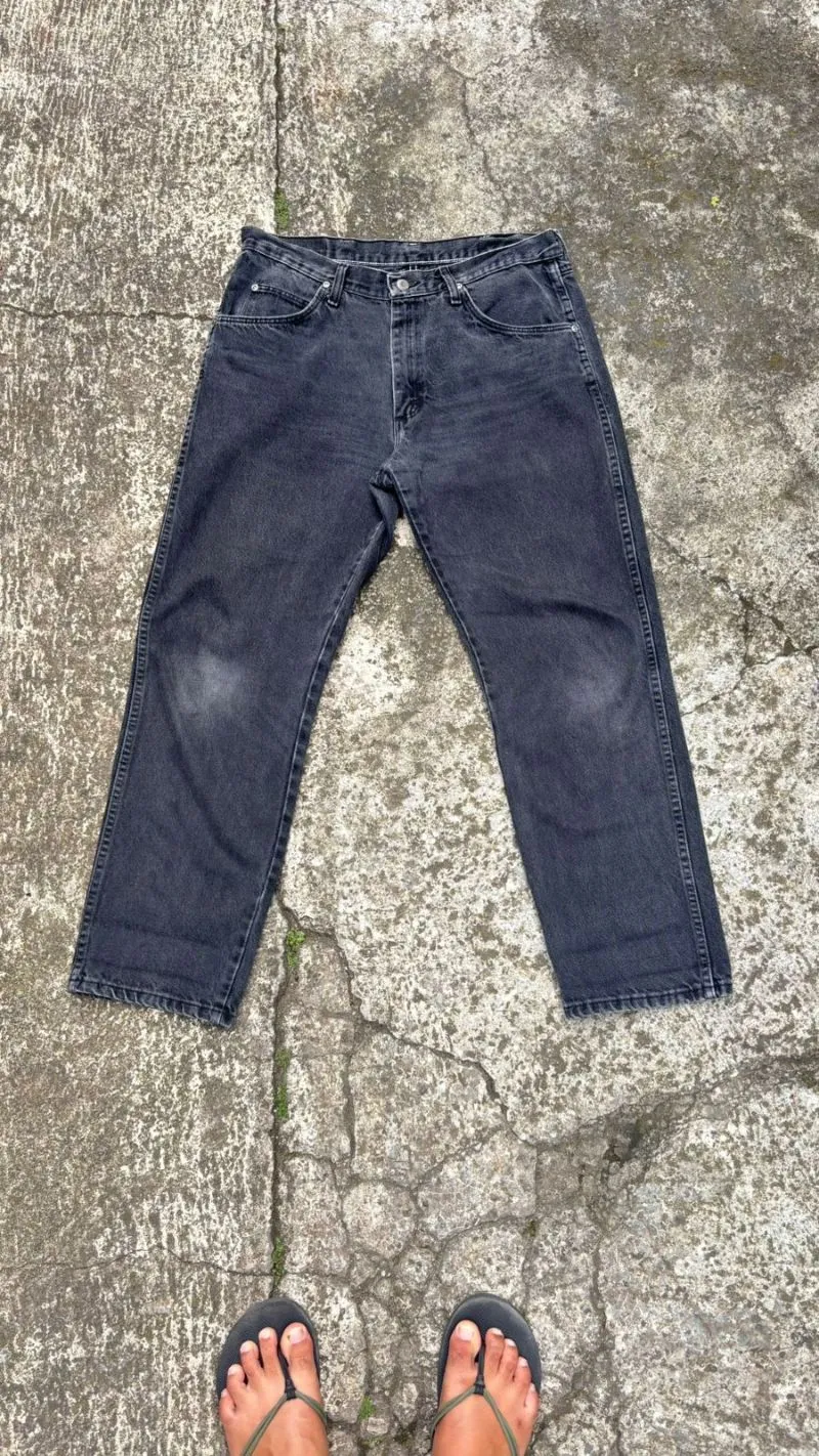 Wrangler Vintage Black Wash Denim Jeans Size 33-34 photo 1