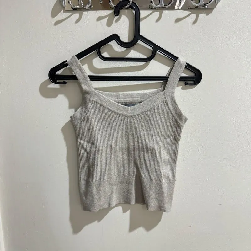 This is april tank top photo 1