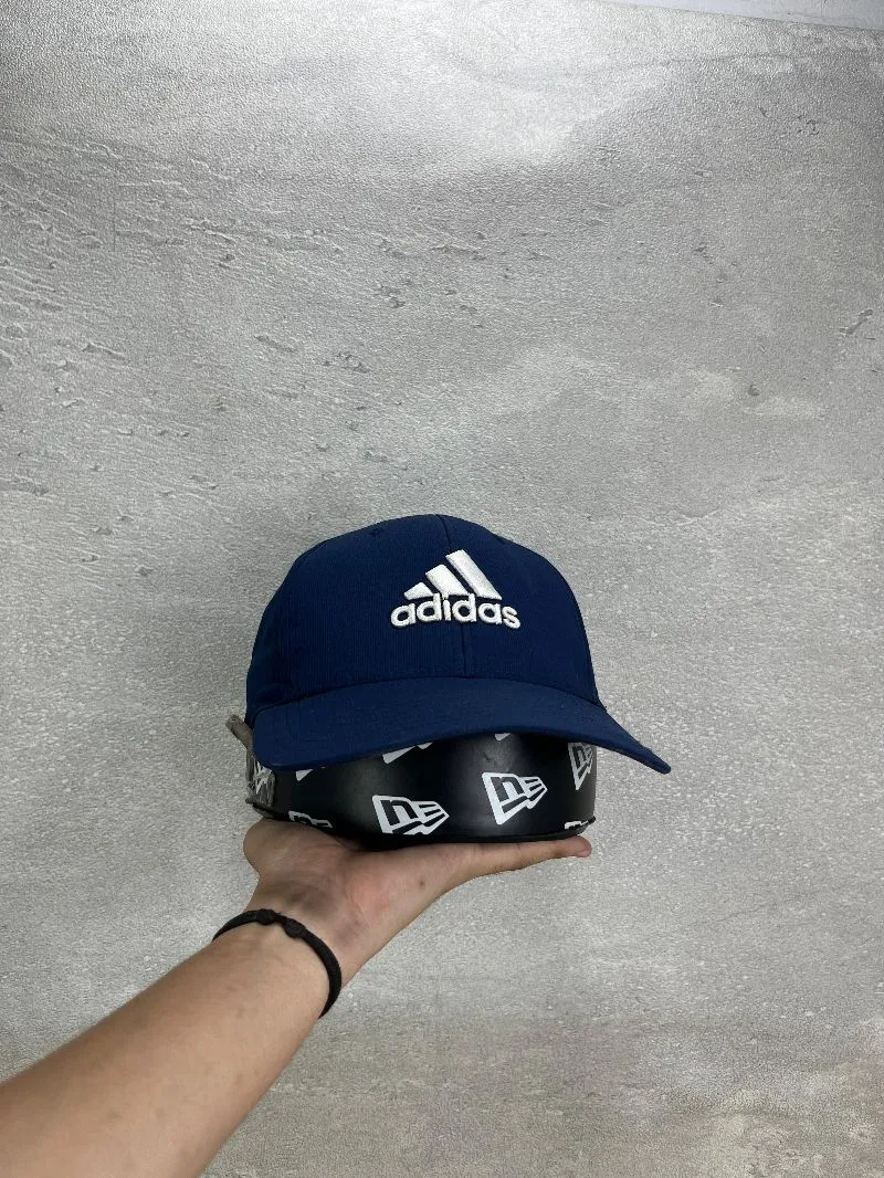 Topi Adidas  photo 1